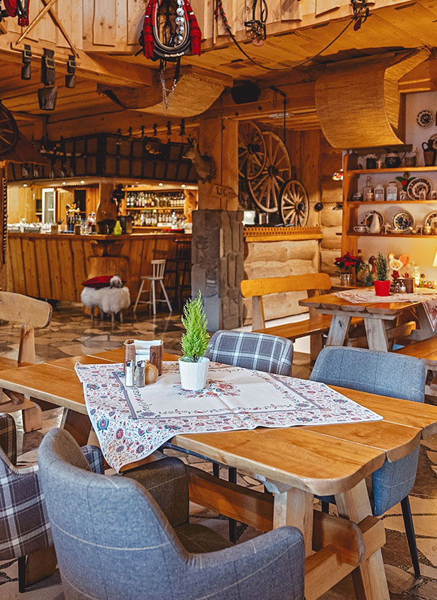 Restauracja w Zakopanem – tradycyjny wystrój